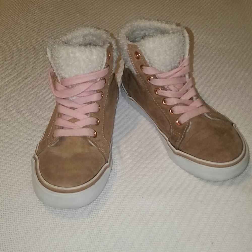 Girls high-top sneakers